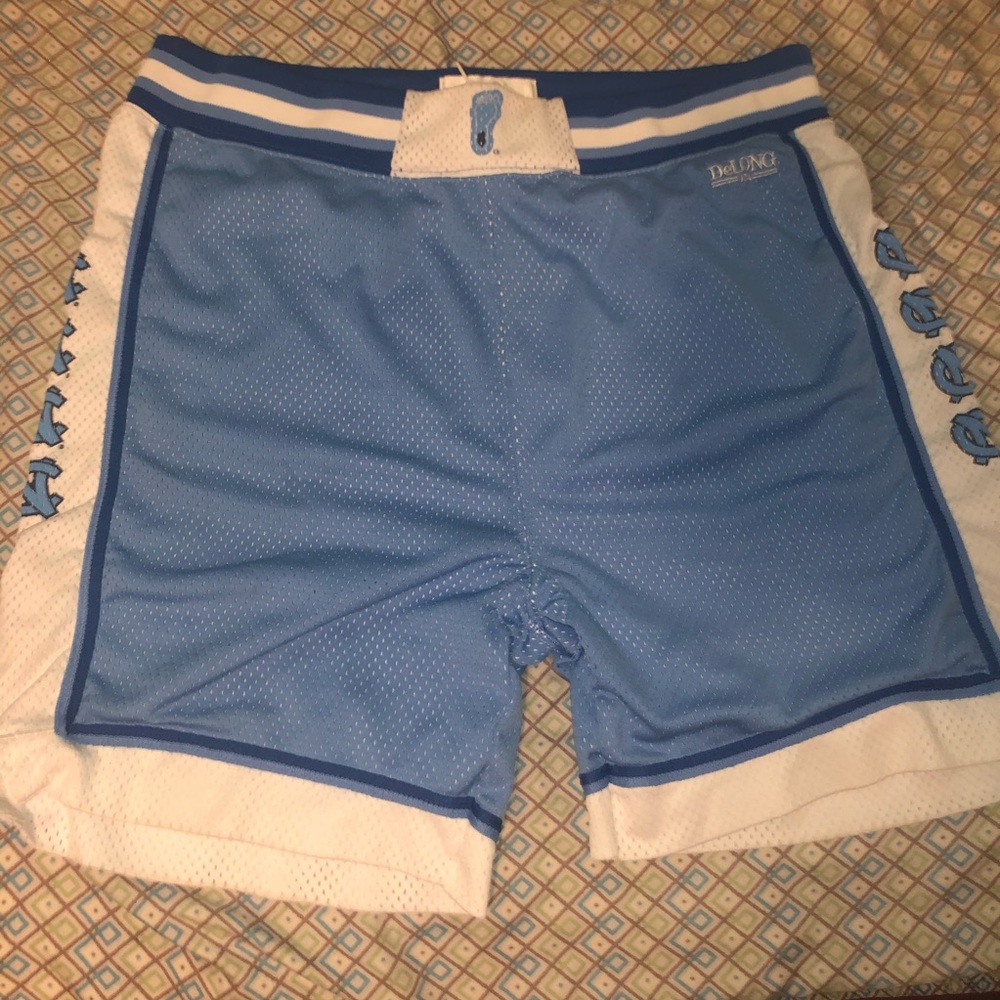 UNC AUTHENTIC SHORTS